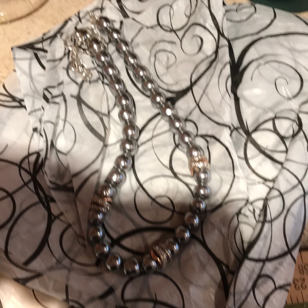 Brighton grey pearls